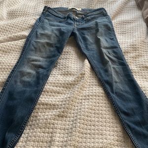 Like new Hollister jeans size 28